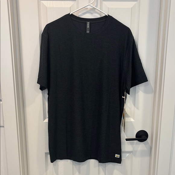 NWT Vuori Strato Tech Tee - Picture 4 of 8